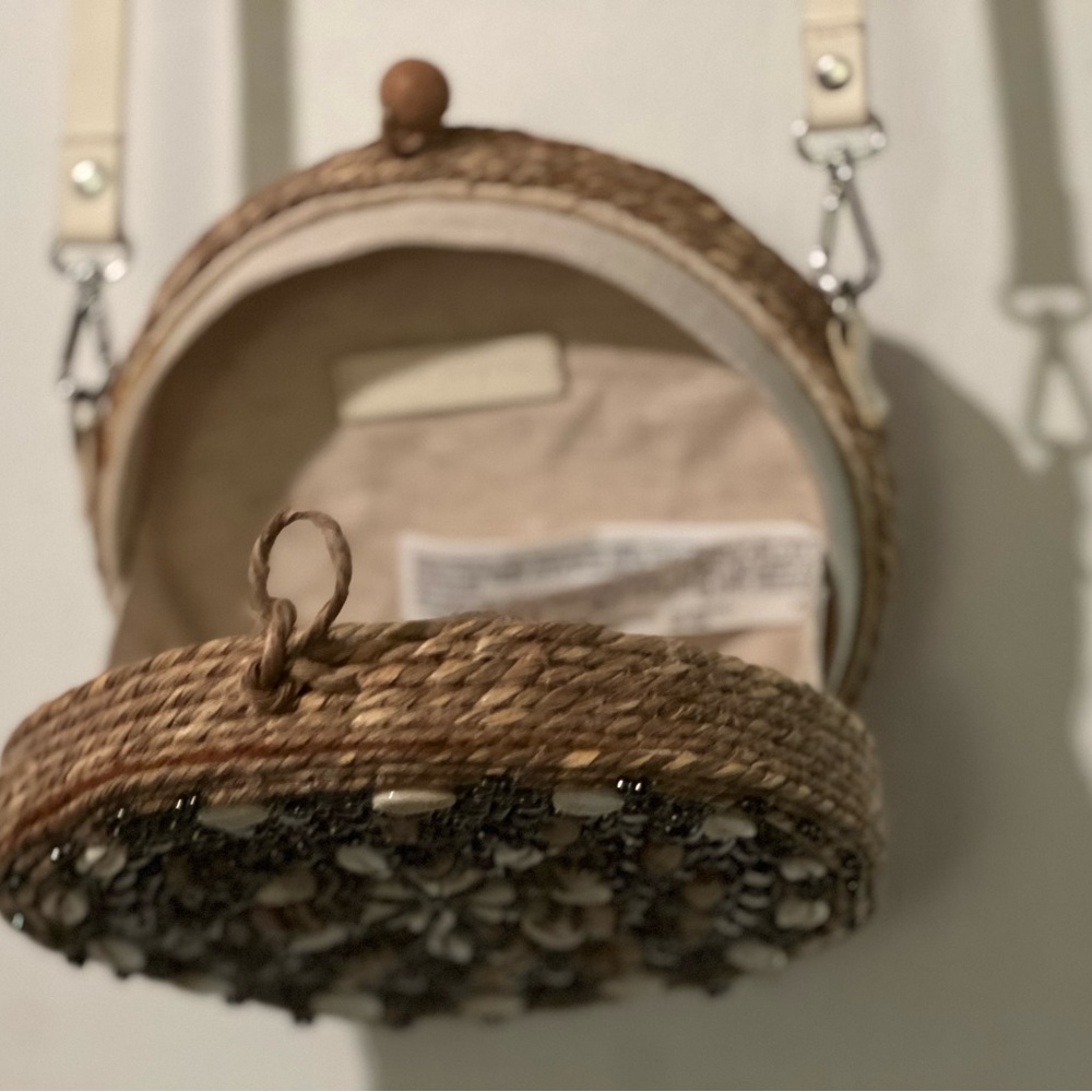 Handcrafted Shell-Embellished Round Bag - Picture 3 of 6